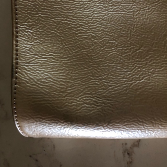 CREAM PATENT LEATHER SHOULDER BAG BY BAEKGAARD - Picture 3 of 5